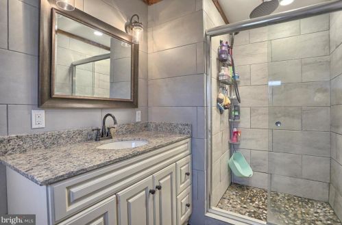 215 Cavalry Rd, Carlisle PA  17013-1606 exterior