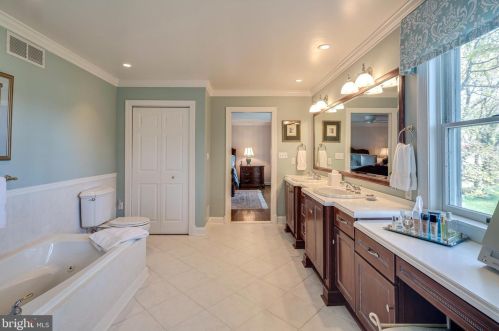 611 Cpe Mckinsey Dr, Severna Park MD 21146-4058 exterior