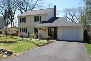 238 Glen Ridge Rd, Fairfield, CT 06825-2504