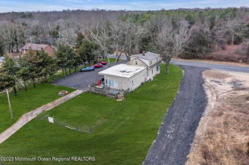 1064 Maxim Southard Rd, Wall Township, NJ 07731-8636