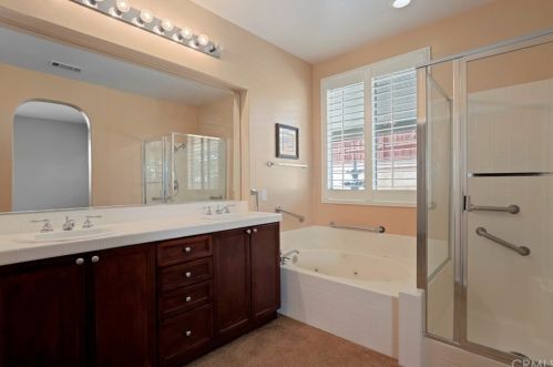 12758 Royal Palm Ln, Riverside CA  92503-7077 exterior