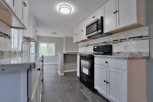 16570 22nd St, St Marys Point, MN 55043-9726