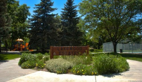 5712 Asbury Pl, Denver CO  80227-2593 exterior