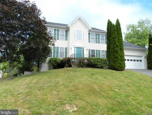 16 Basalt Dr, Fredericksburg, VA 22406-7229