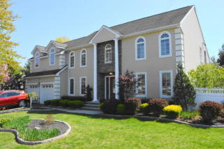 11 Kingsbridge Ct, Hazlet, NJ 07730-2049
