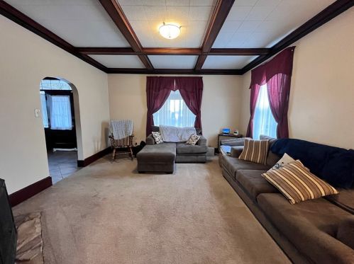 427 Vermont Ave, Rochester PA  15074-2035 exterior