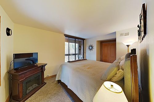 3026 Silver Strike, Truckee CA  96161-4208 exterior