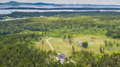 137 Long Cove Rd, Vinalhaven, ME 04863-3141
