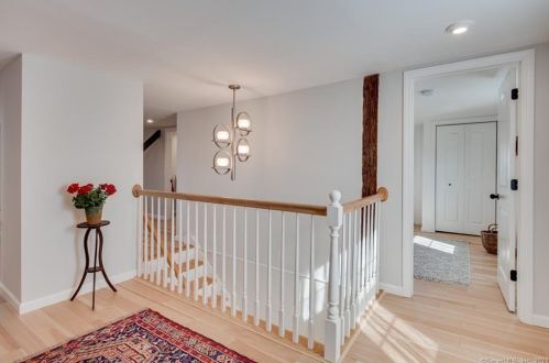 41 New Marker Rd, Wapping CT  06074-1863 exterior