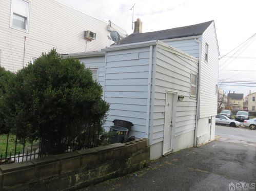357 Prospect St, Perth Amboy, NJ 08861-4046