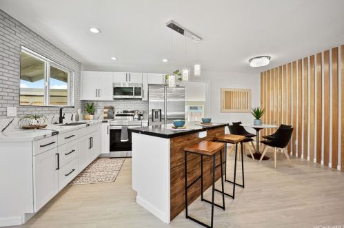 87280 Laulele St, Nanakuli, HI 96792-3337