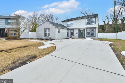226 Nassau Dr, Tavistock, NJ 08033-3961