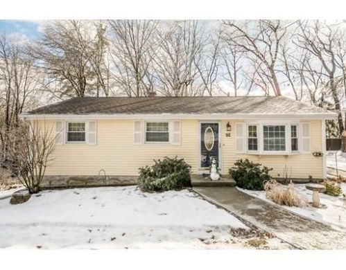 92 Langholm Dr, Nashua, NH 03062-3072