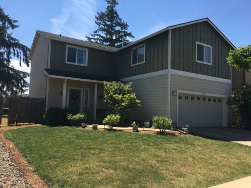 1076 Charlie Ave, Lebanon OR  97355-1195 exterior