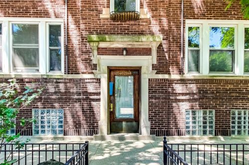 2546 Seminary Ave, Chicago, IL 60614-2238