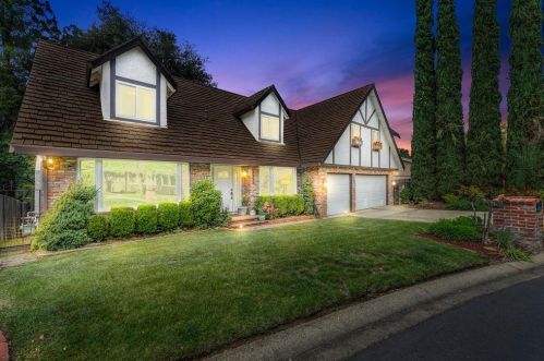 5325 Dawn Oak Ln, Fair Oaks, CA 95628-4106
