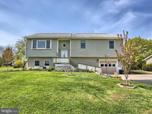 37 Burgners Mill Rd, Carlisle, PA 17015-8961