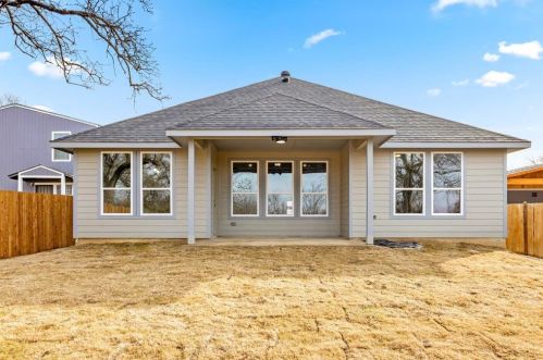 1524 Langston St, Fort Worth TX  76105-2723 exterior