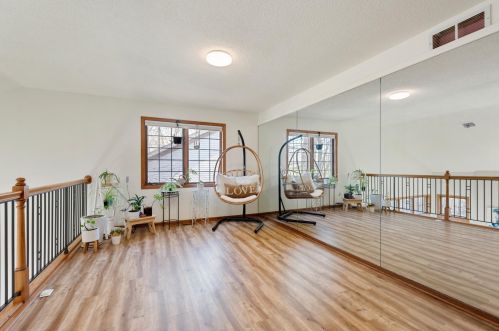 2062 Holloway Ave, Saint Paul MN  55109-3907 exterior