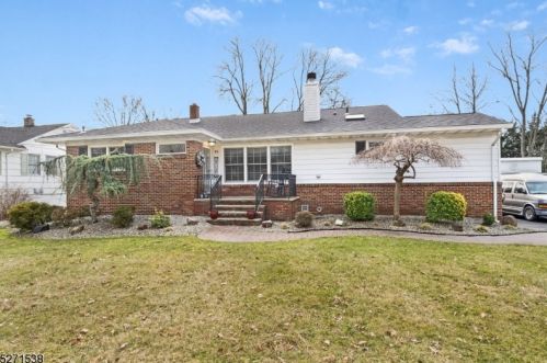 99 William St, Clark, NJ 07066-2852