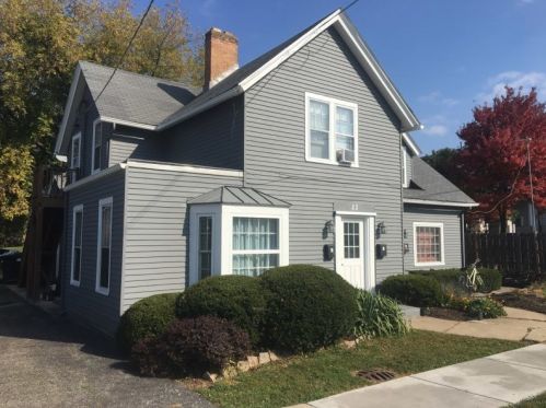 22 Main St, Trout Valley, IL 60013-6121