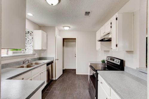 6412 Bramble Dr, Fort Worth TX  76133-4304 exterior