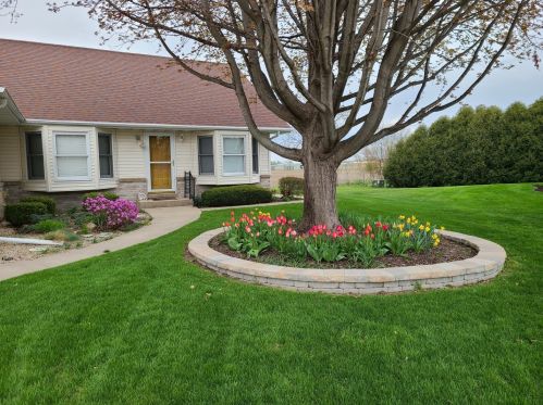 1005 Sunset Ter, Hillcrest, IL 61068-1087