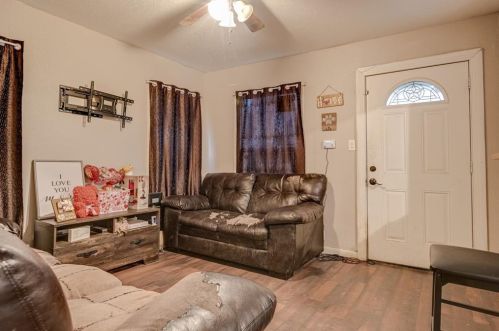 3417 Livingston Ave, Fort Worth, TX 76110-3739