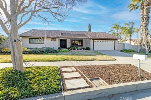 230 Kenwood Dr, Redlands, CA 92374-5425