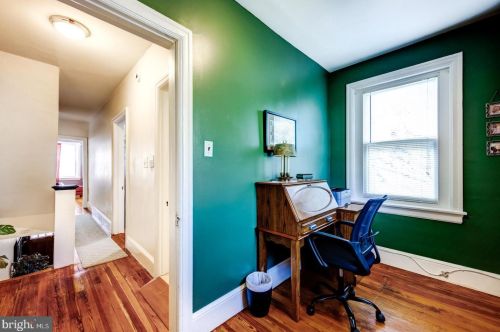 225 Gravers Ln, Philadelphia PA 19118-2802 exterior