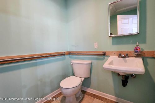 1800 Grand Central Ave, Lavallette NJ  08735-2130 exterior