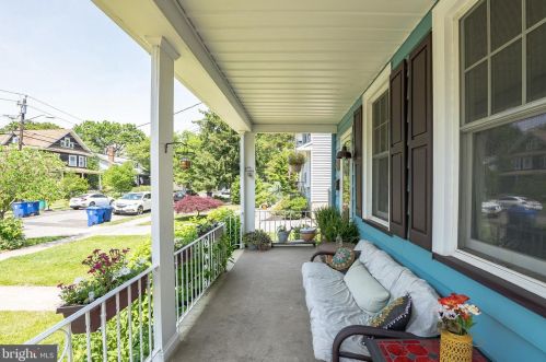 18 Charles St, Palmyra, NJ 08065-1811