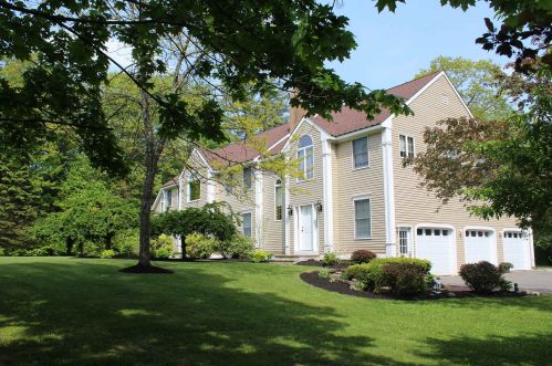 26 Barthelmess Ln, Hampstead, NH 03841-2192