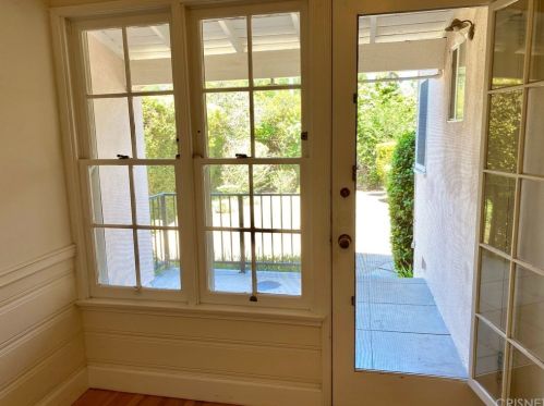 4228 Murietta Ave, Van Nuys CA  91423-4225 exterior