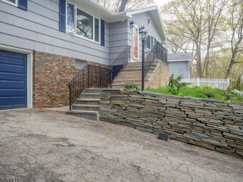 226 Carentan Rd, Hopatcong, NJ 07843-1801