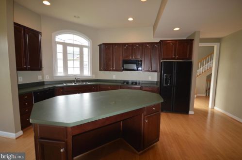 29 Pathfinder Ct, Shepherdstown WV  25443-3722 exterior