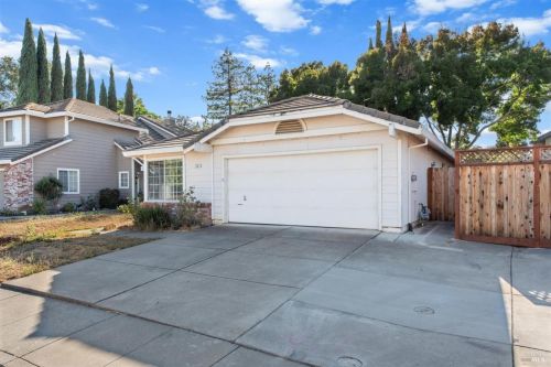 112 Mills Rd, Vacaville, CA 95687-4633