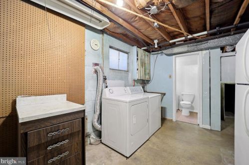 811 Malibu Dr, Silver Spring MD 20901-3648 exterior