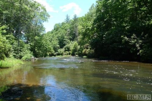 424 Narrows Rd, Sapphire, NC 28774-7648