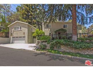 8411 Kirkwood Dr, Los Angeles CA  90046-1927 exterior