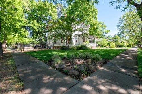 256 1st Ave, Chico, CA 95926-3442