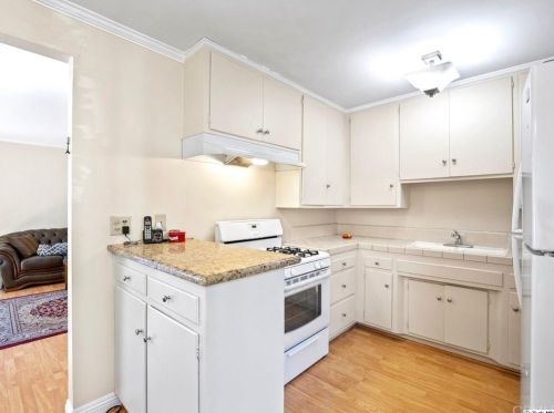 350 Wilson Ave, Glendale CA  91203-2516 exterior