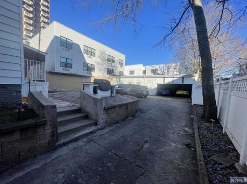 179 Graham Ave, Paterson NJ  07508-2422 exterior