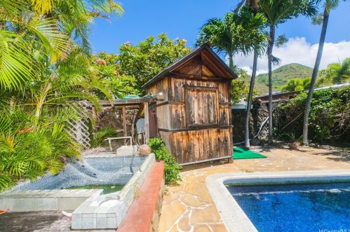 444 Halemaumau St, Honolulu HI  96821-2057 exterior