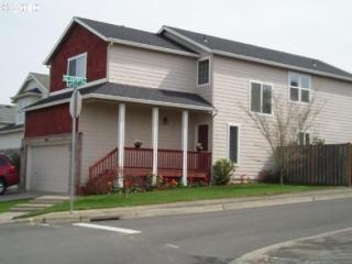 2876 Quail Dr, Damascus, OR 97080