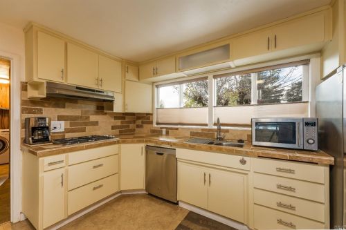 3990 Eastside Calpella Rd, Ukiah CA  95482-9559 exterior