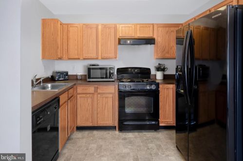 16 Lalor St, Trenton NJ  08611-3504 exterior