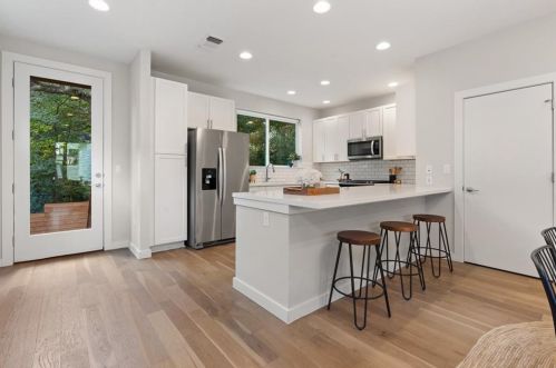 3201 Aldwyche Dr, Austin TX  78704 exterior