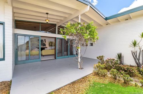 2024 Manoa Rd, Honolulu HI  96822-2120 exterior