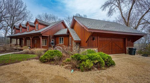 15 Saddleback Rd, Galena, IL 61036-9338